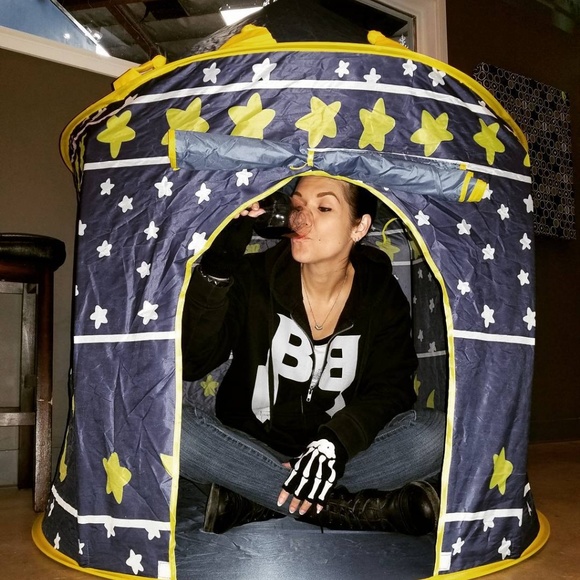 Meet your Posher, Angela :D - Picture 2 of 8